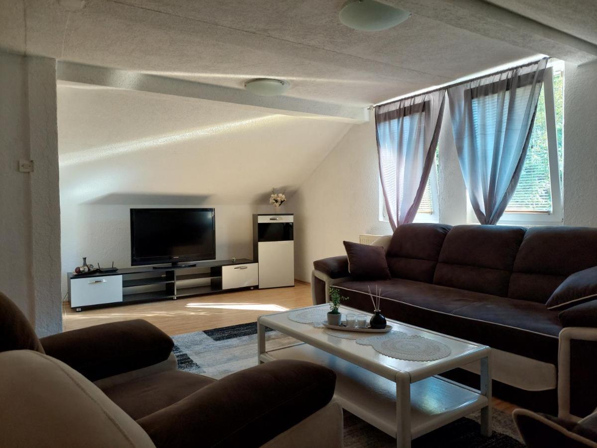 Apartment Em 2 투즐라 외부 사진